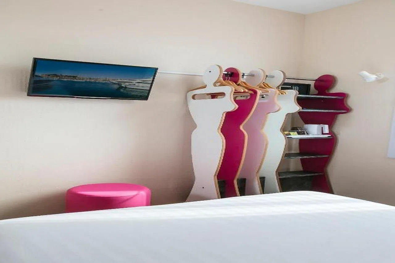 L'Esterel Cannes 2*,